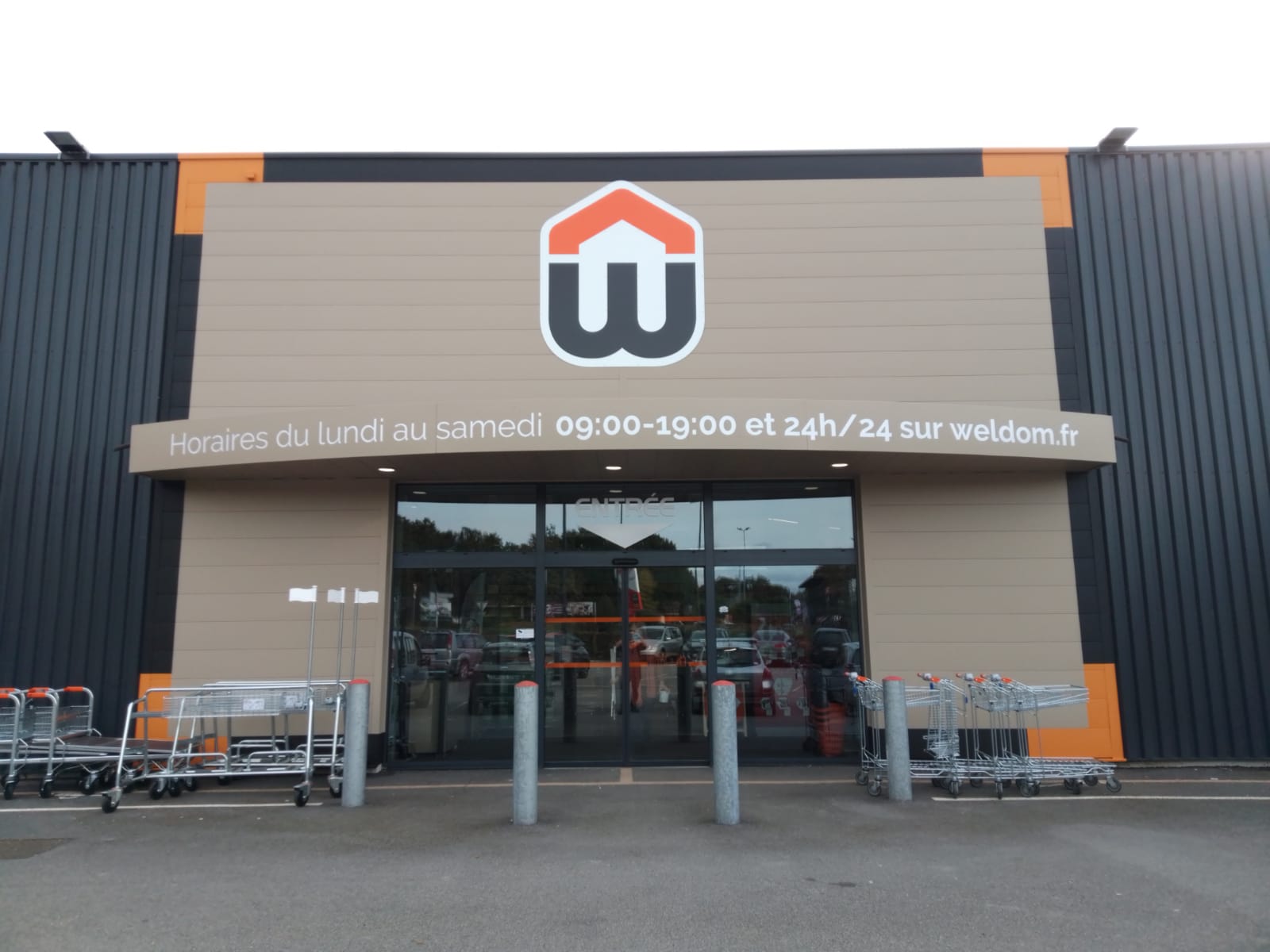 Facade Weldom Grand-Champ